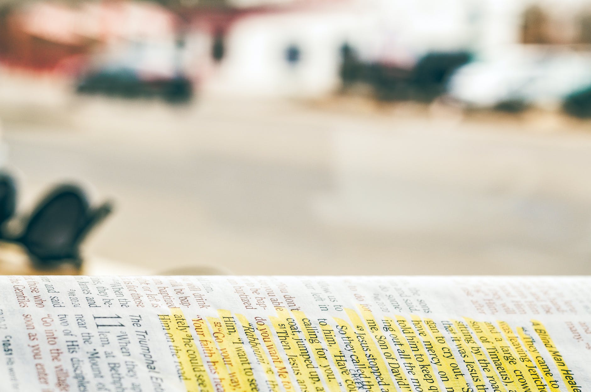 close up photography of bible